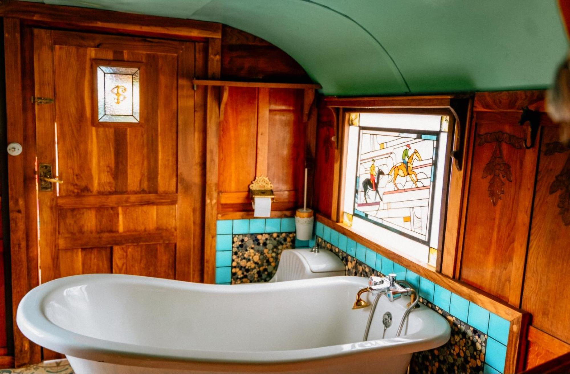Magnifique Roulotte Boheme 1930 Holiday home Mezos